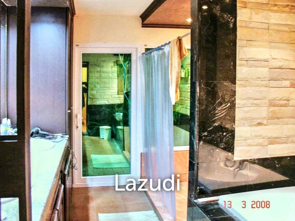 3 Bed 3 Bath  240 SQ.M  Country Complex