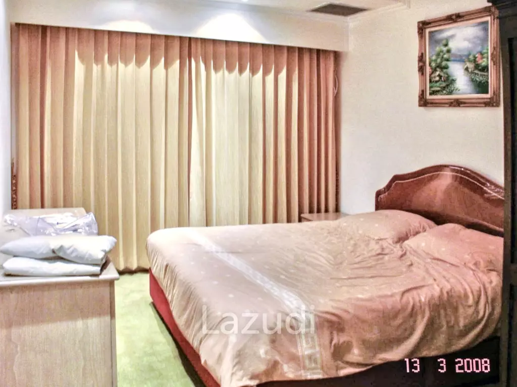 3 Bed 3 Bath  240 SQ.M  Country Complex