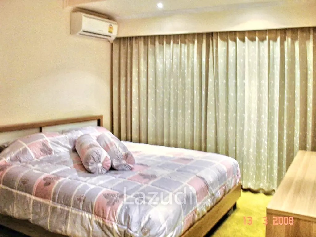 3 Bed 3 Bath  240 SQ.M  Country Complex