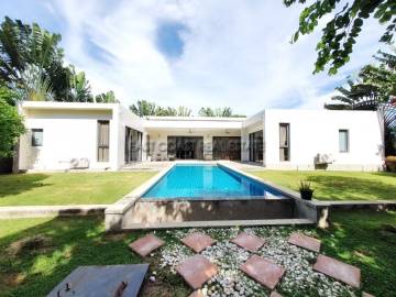 Palm Lakeside House in East Pattaya