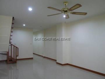 Santisuk Village House in Pattaya City