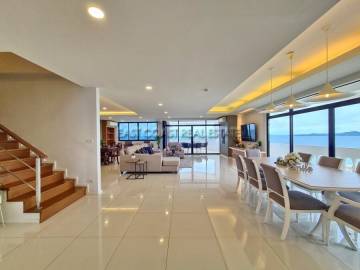 Jomtien Complex Condo in Jomtien