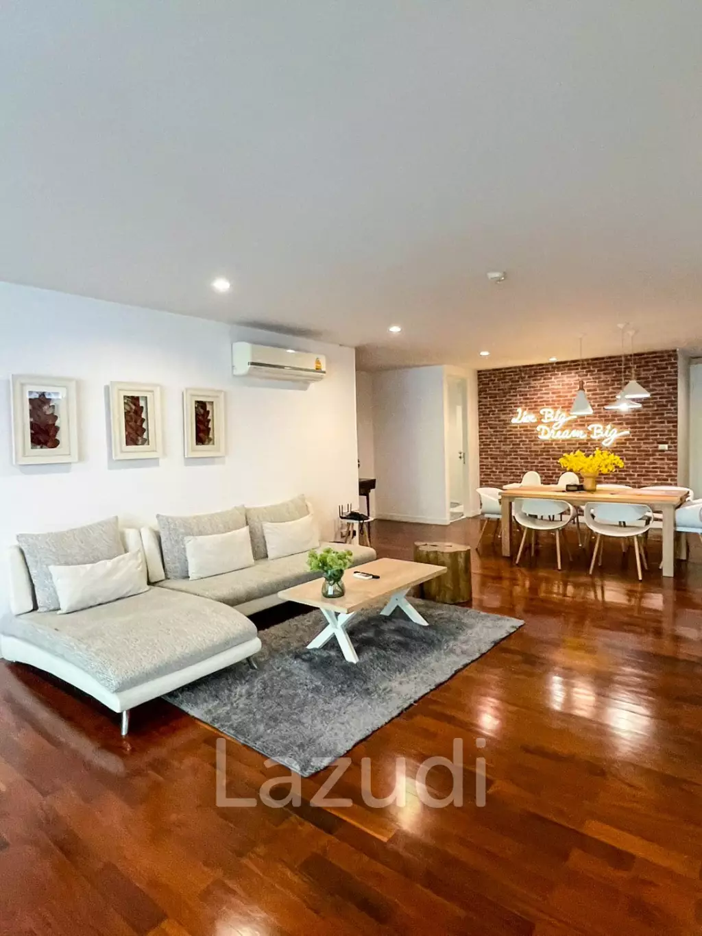 4 Bed 300SQM Benviar Tonson Residence