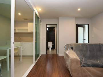 Attractive 1 bedroom condo at Punna Oasis