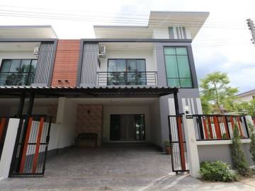 3 bedroom house to rent off Ratchapruek Road