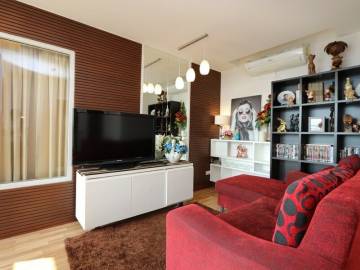 Stylish condo for sale at The Benefits Condominium