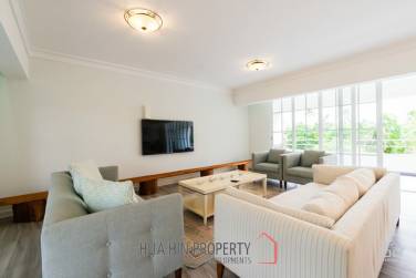 ROYAL PRINCESS : Luxurious 4 Bed  Beachfront condo