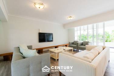 ROYAL PRINCESS : Luxurious 4 Bed  Beachfront condo