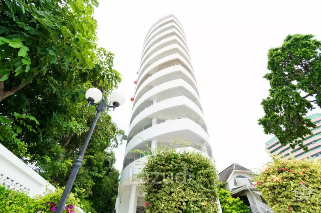 ROYAL PRINCESS : Luxurious 4 Bed  Beachfront condo