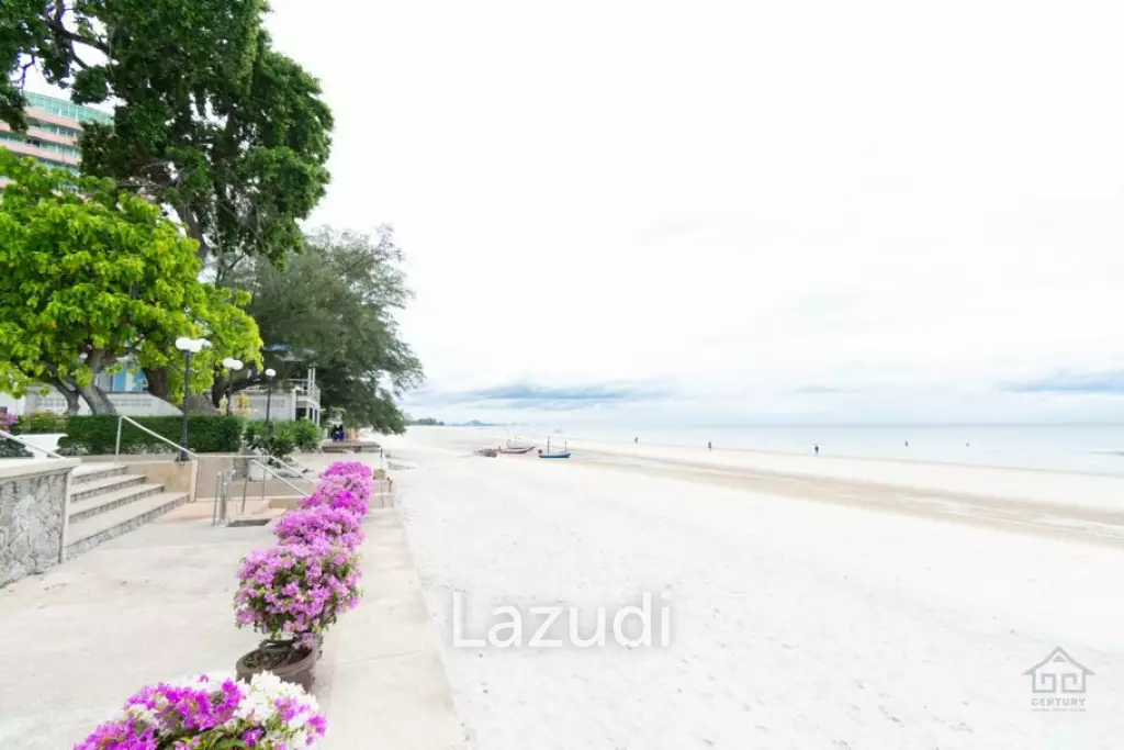 ROYAL PRINCESS : Luxurious 4 Bed  Beachfront condo