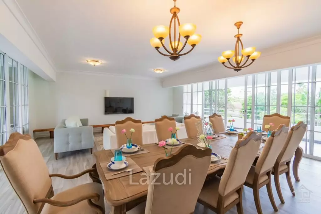 ROYAL PRINCESS : Luxurious 4 Bed  Beachfront condo