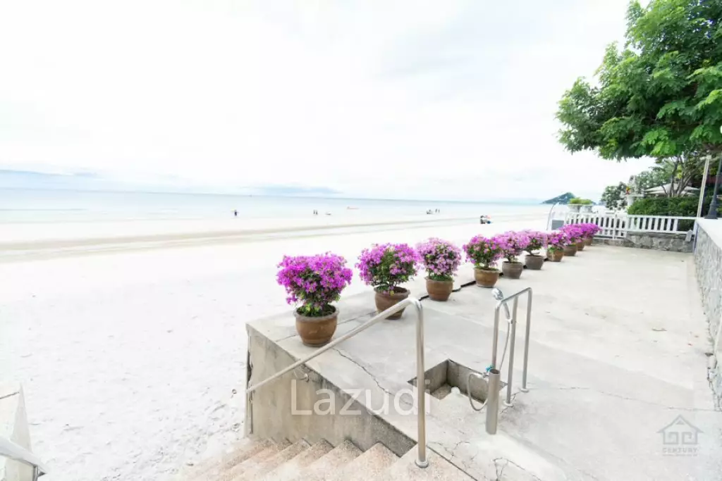 ROYAL PRINCESS : Luxurious 4 Bed  Beachfront condo
