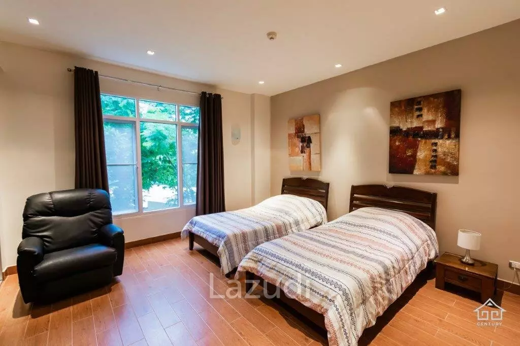 BLUE LAGOON : Immaculately presented 2nd floor 2 bed condo overlooking large swimming pool lagoon.