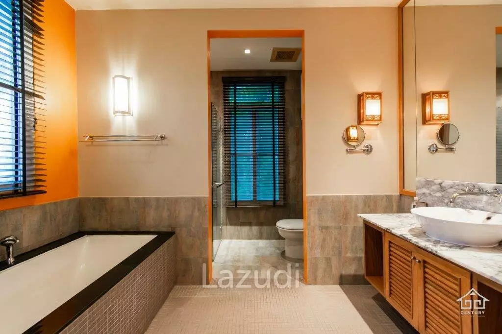 BLUE LAGOON : Immaculately presented 2nd floor 2 bed condo overlooking large swimming pool lagoon.