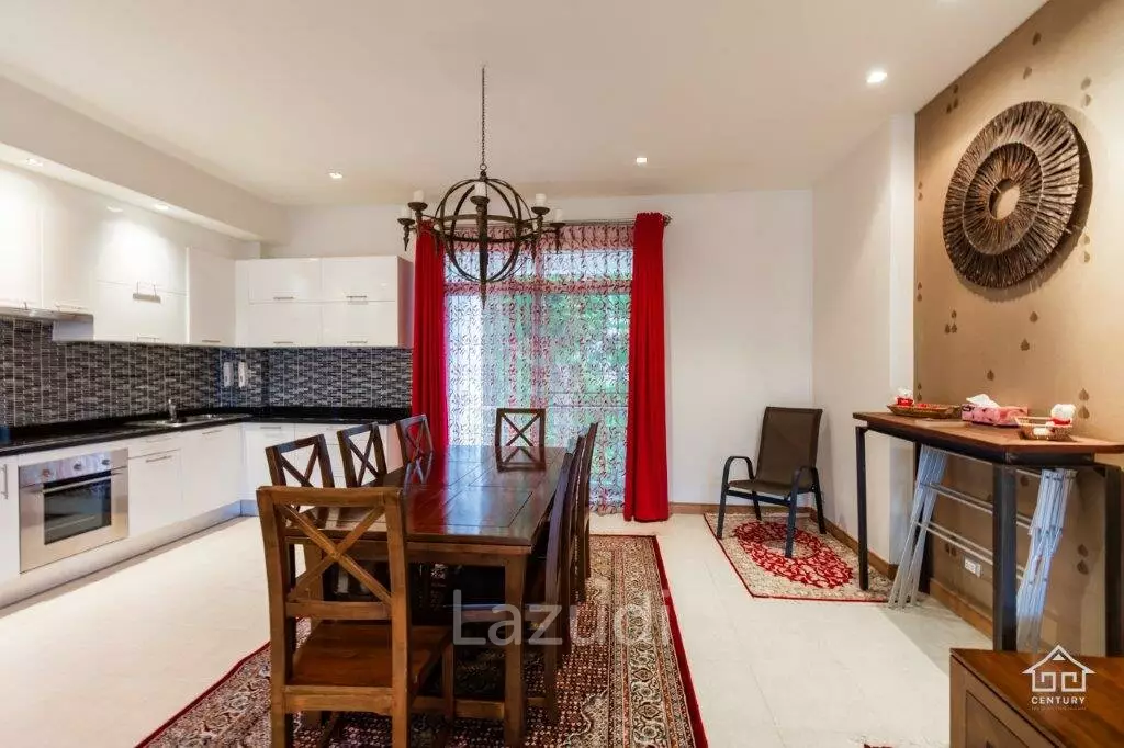 BLUE LAGOON : Immaculately presented 2nd floor 2 bed condo overlooking large swimming pool lagoon.