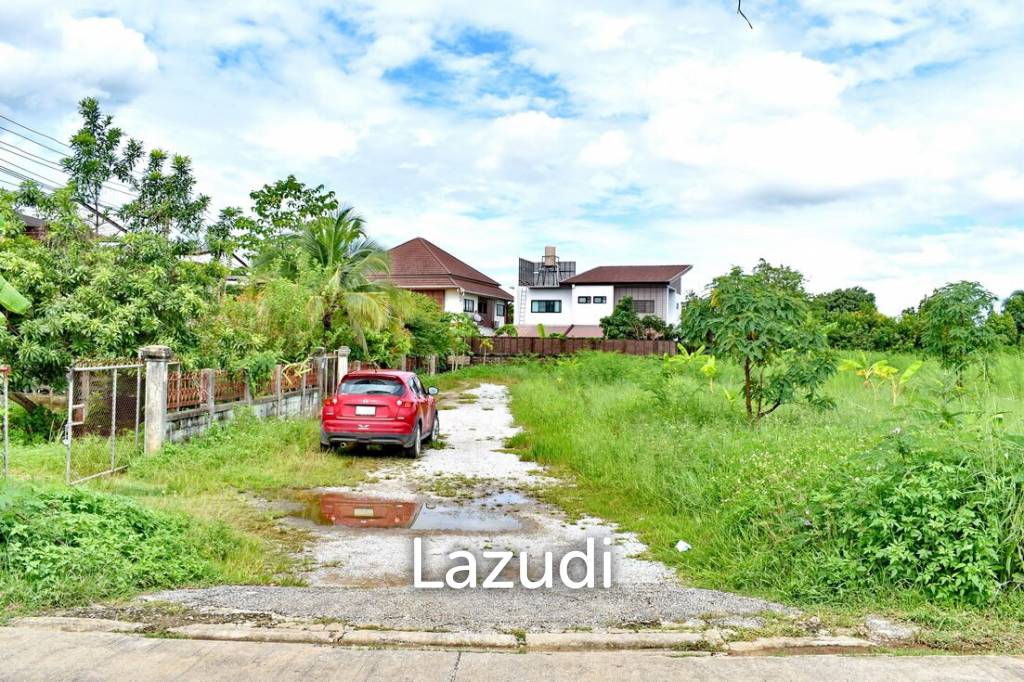 LB85 Large piece of land for sale in Chiangrai City Center.