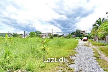 LB85 Large piece of land for sale in Chiangrai City Center.