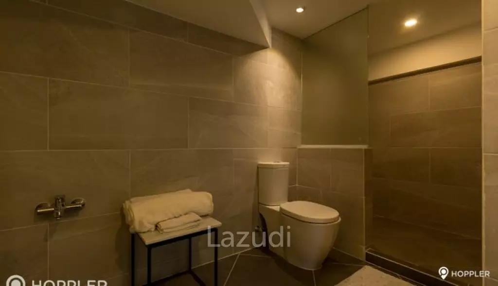 1BR Condo for Sale in One Central, Salcedo Village, Makati - RS3234481