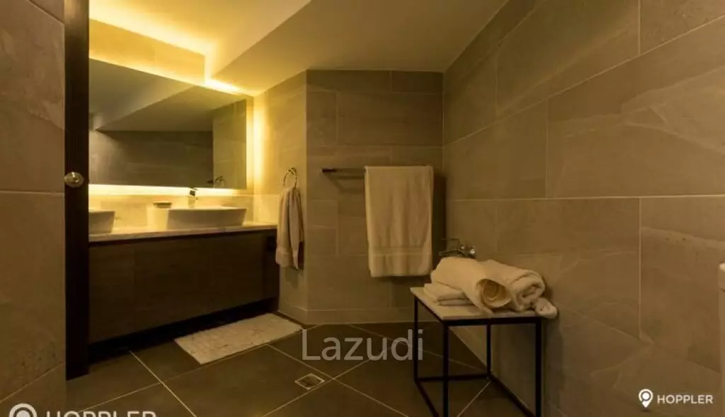 1BR Condo for Sale in One Central, Salcedo Village, Makati - RS3234481