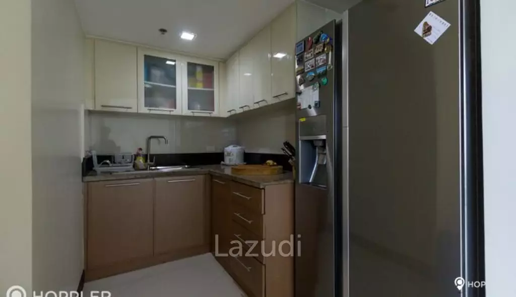 1BR Condo for Sale in One Central, Salcedo Village, Makati - RS3234481