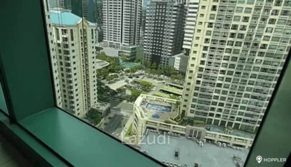 1BR Condo for Sale in 8 Forbes Town Road, BGC - Bonifacio Global City, Taguig - RS4041781
