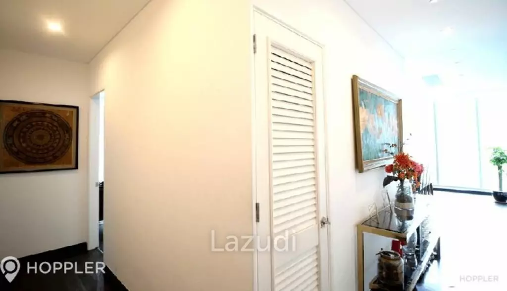 2BR Condo for Sale in Trump Tower Manila, Poblacion, Makati - RS4048581