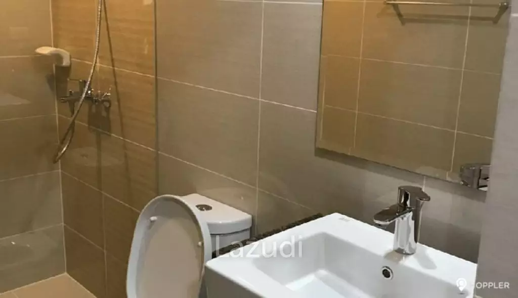 1BR Condo for Sale in Three Central, Salcedo Village, Makati - RS4143581