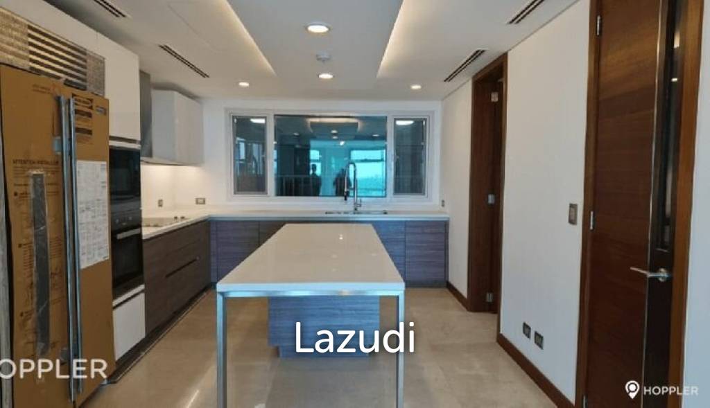 3BR Condo for Sale in Two Roxas Triangle, Salcedo Village, Makati - RS4329481