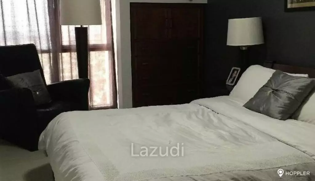 3BR Condo for Sale in Senta, Legazpi Village, Makati - RS2182281