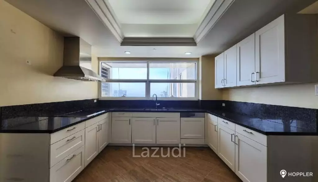 4BR Condo for Sale in Discovery Primea, Urdaneta Village, Makati - RS2001481