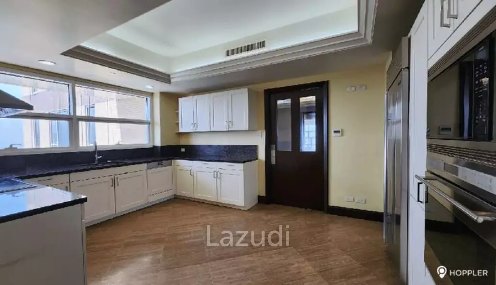 4BR Condo for Sale in Discovery Primea, Urdaneta Village, Makati - RS2001481