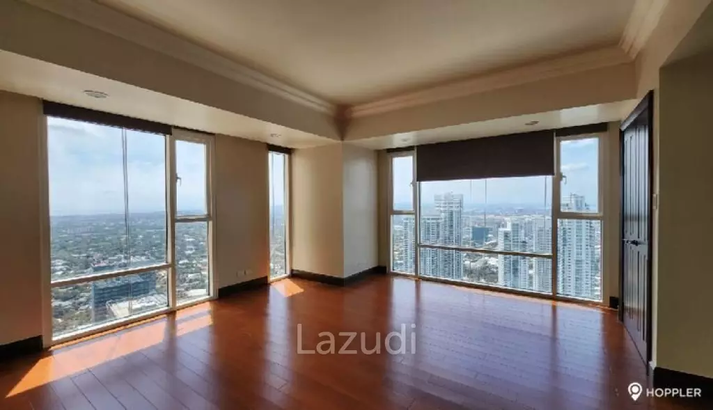 4BR Condo for Sale in Discovery Primea, Urdaneta Village, Makati - RS2001481