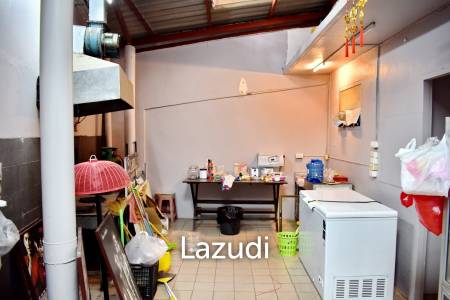 CR3 Office home in Chiang rai for sale: Four storey double shop house in centre of town.