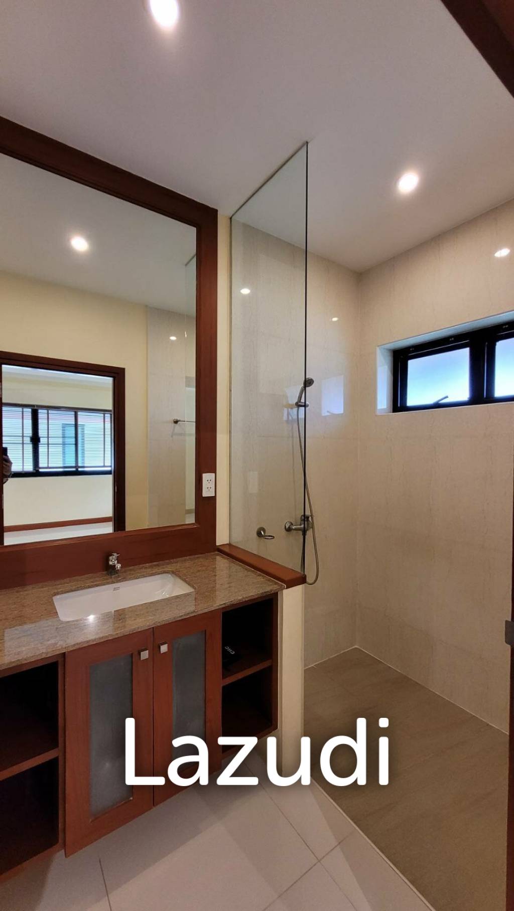 4 Brs Villa for sale