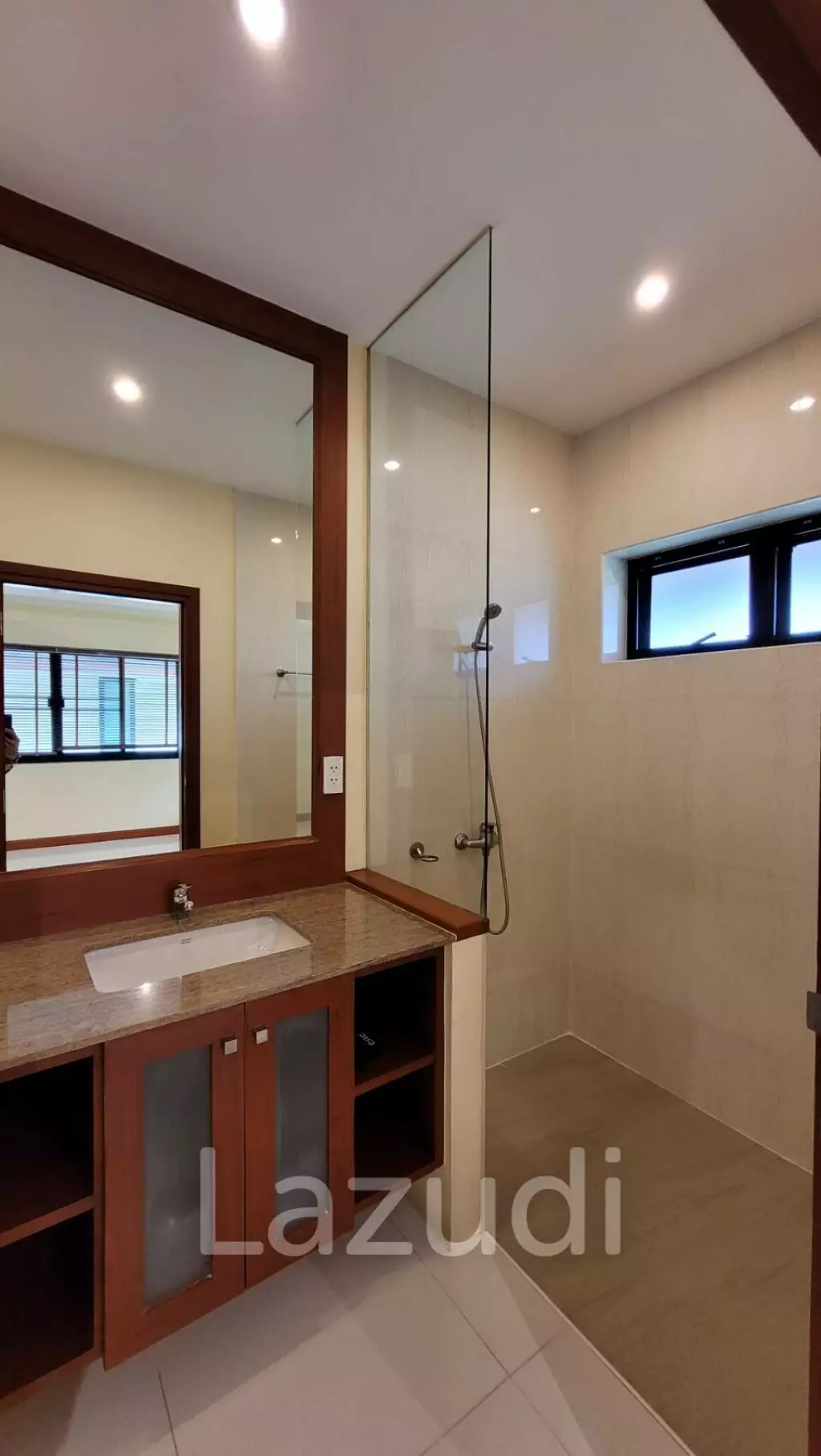 4 Brs Villa for sale