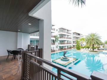 Beach Palace : 2 BED Beachfront CONDO