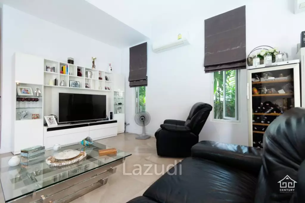 WOODLANDS : Great Value 4 Bed Pool Villa