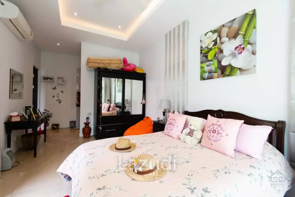 WOODLANDS : Great Value 4 Bed Pool Villa
