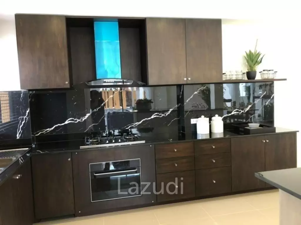 4 Brs Villa for sale