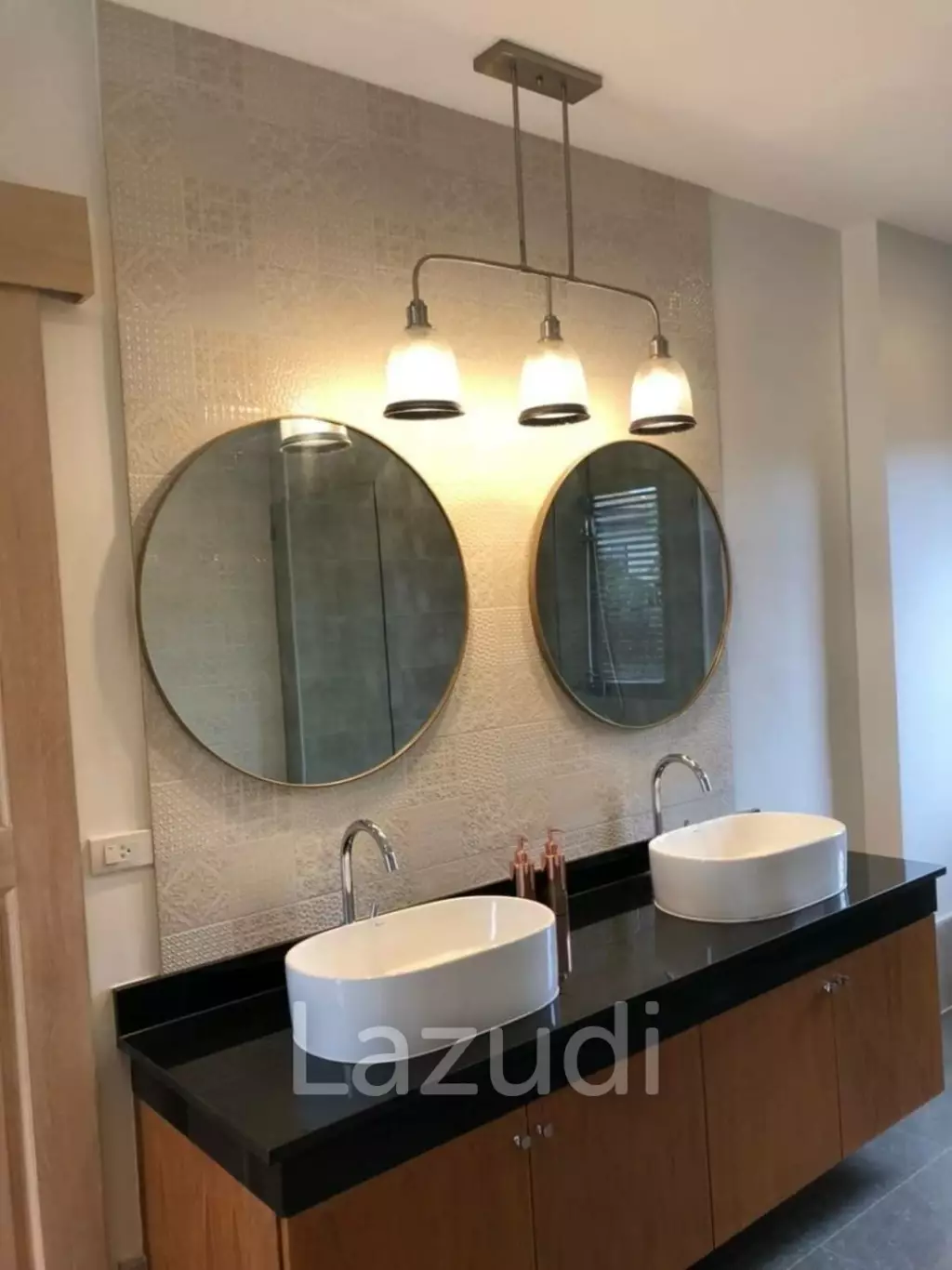 4 Brs Villa for sale