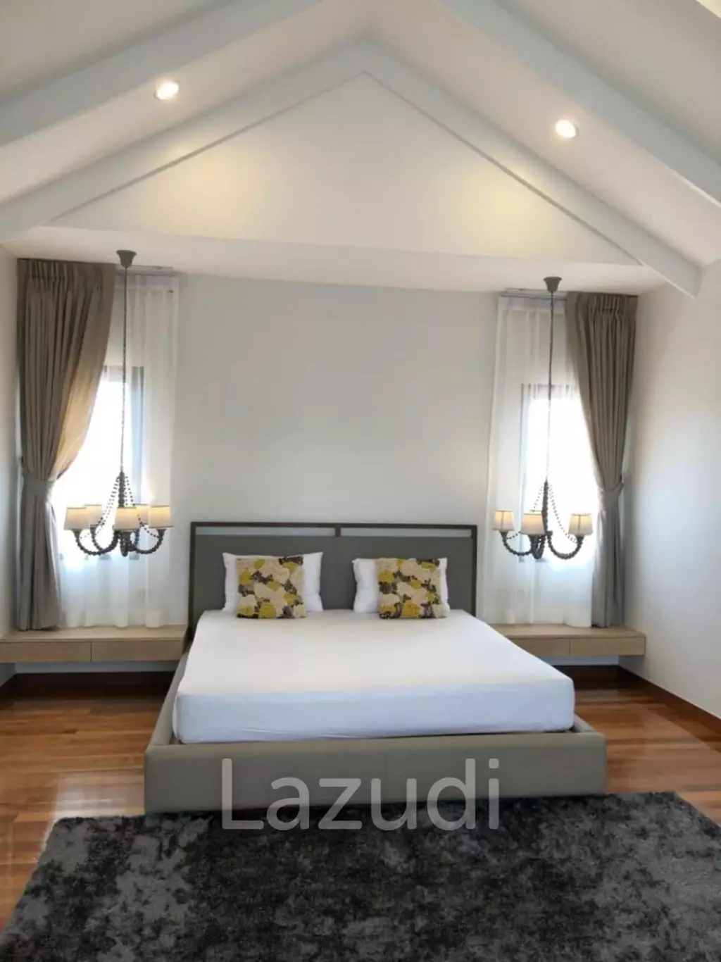 4 Brs Villa for sale