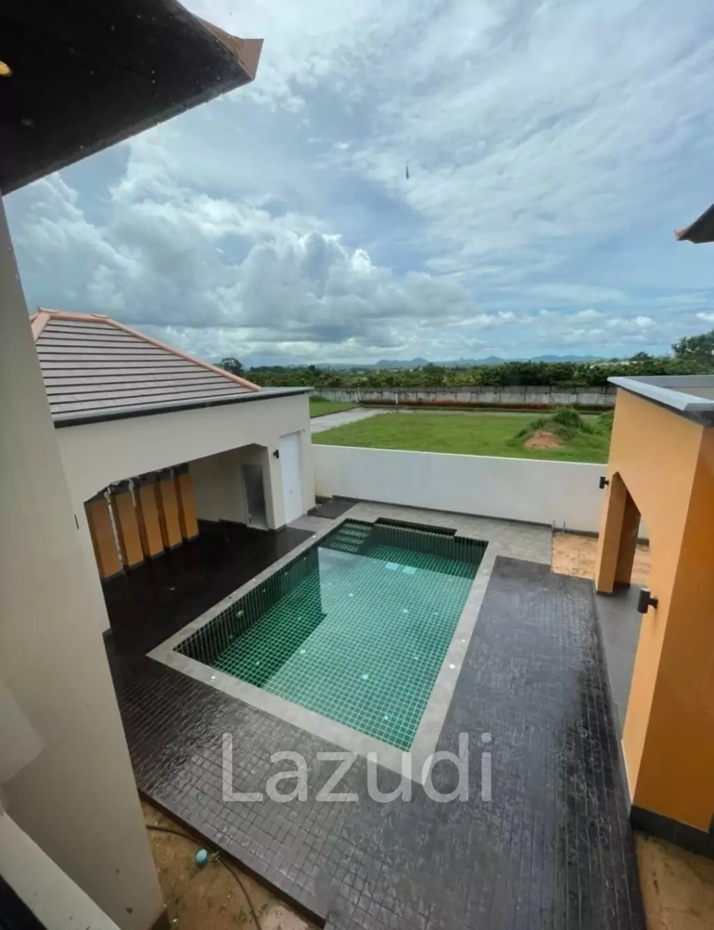 4 Brs Villa for sale
