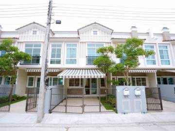 Townhome European style for rent in Bang Na Area: brand-new unit