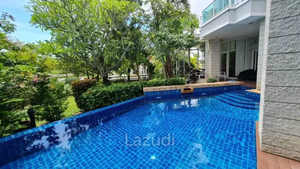 Chic Ocean View Villa in Bang Lamung Chonburi
