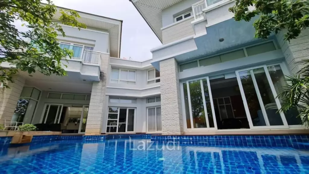 Chic Ocean View Villa in Bang Lamung Chonburi