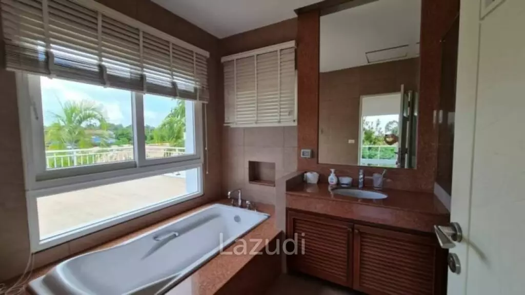 Chic Ocean View Villa in Bang Lamung Chonburi