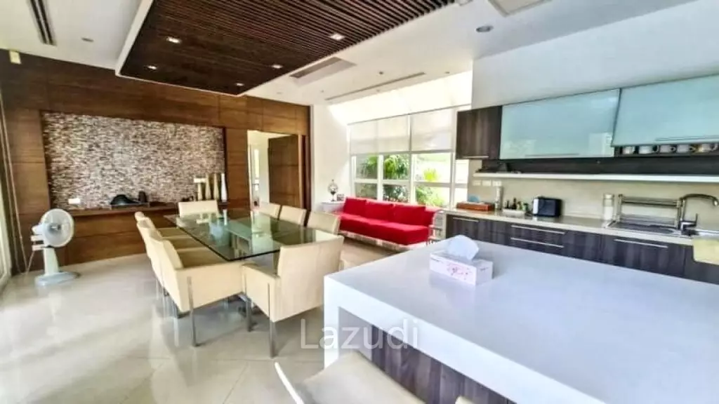 Chic Ocean View Villa in Bang Lamung Chonburi