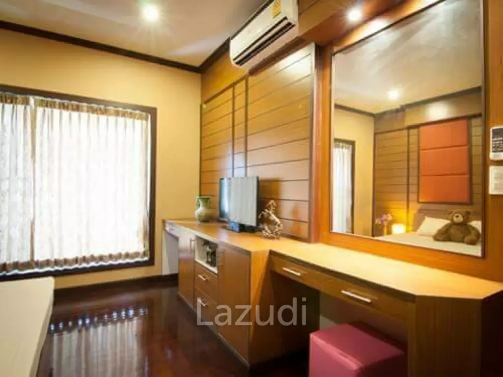 Detached House with Pool