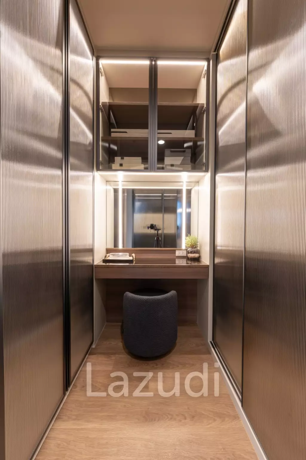 2 Bed Plus 2 Bath 89.54 SQ.M The Issara Sathorn