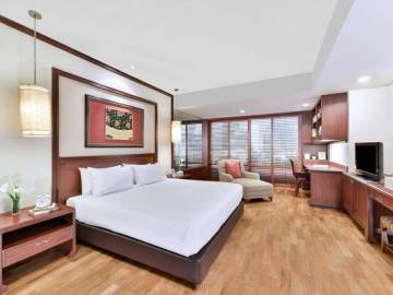 1 bed SUITE 68SQM Centre Point Sukhumvit Thong Lo